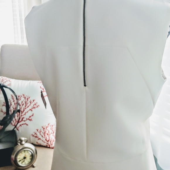 Cream asymmetrical top New size M - Picture 4 of 10